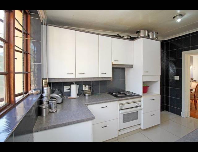 2,974M² BUILDING FOR SALE IN KEW